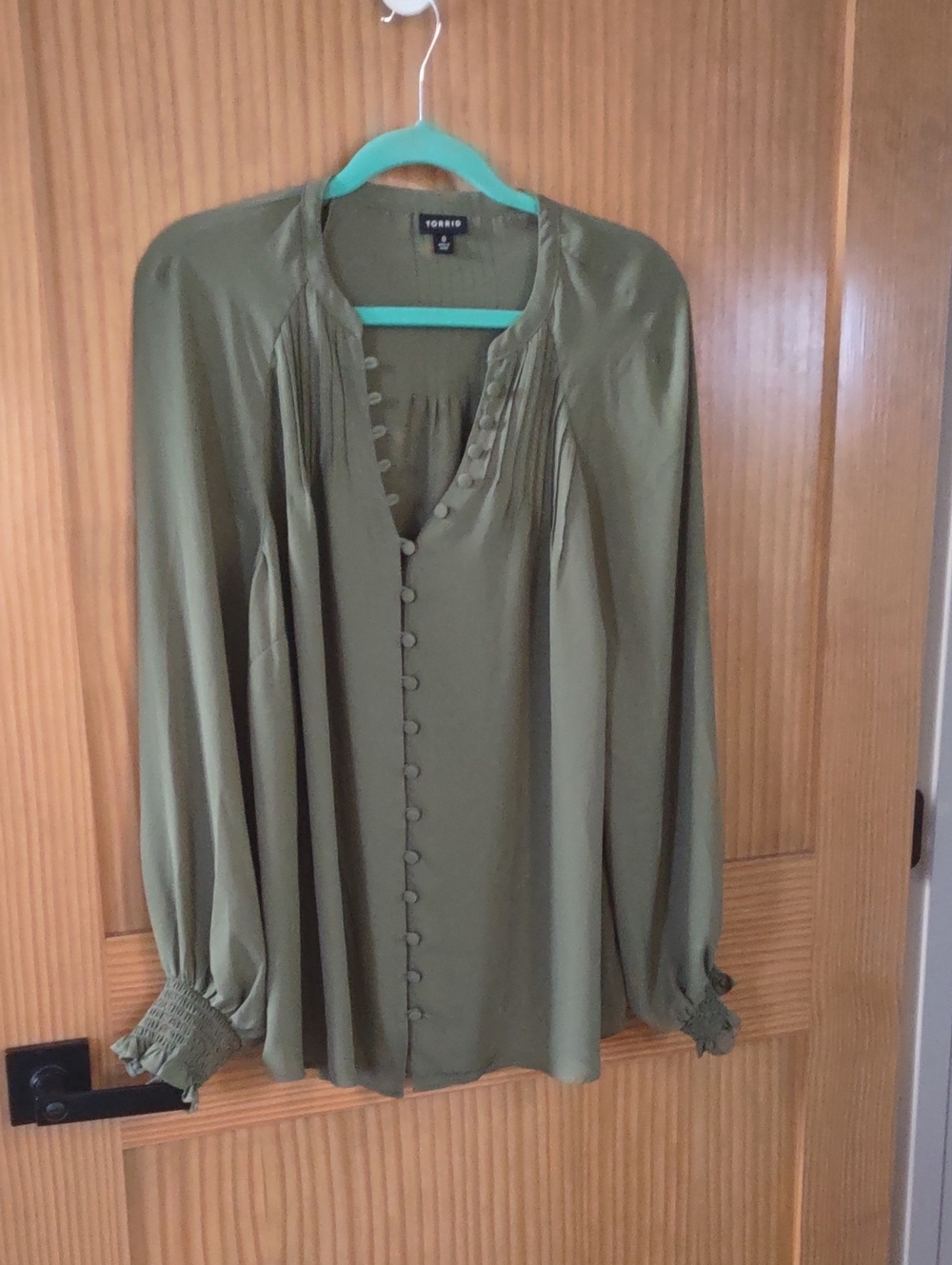 torrid Size 0 Olive Green Button-Front Pintuck Blouse